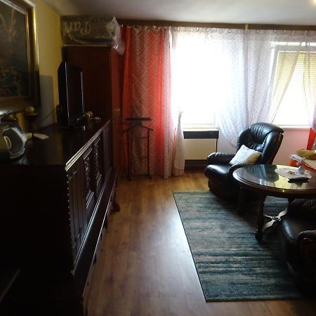 Milanna Apartment Breclav ภายนอก รูปภาพ