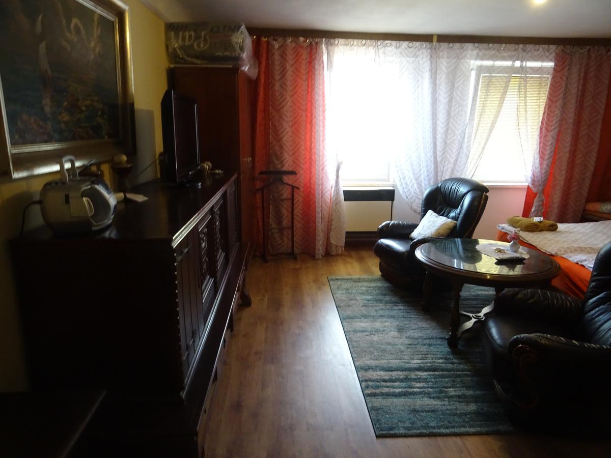 Milanna Apartment Breclav ภายนอก รูปภาพ